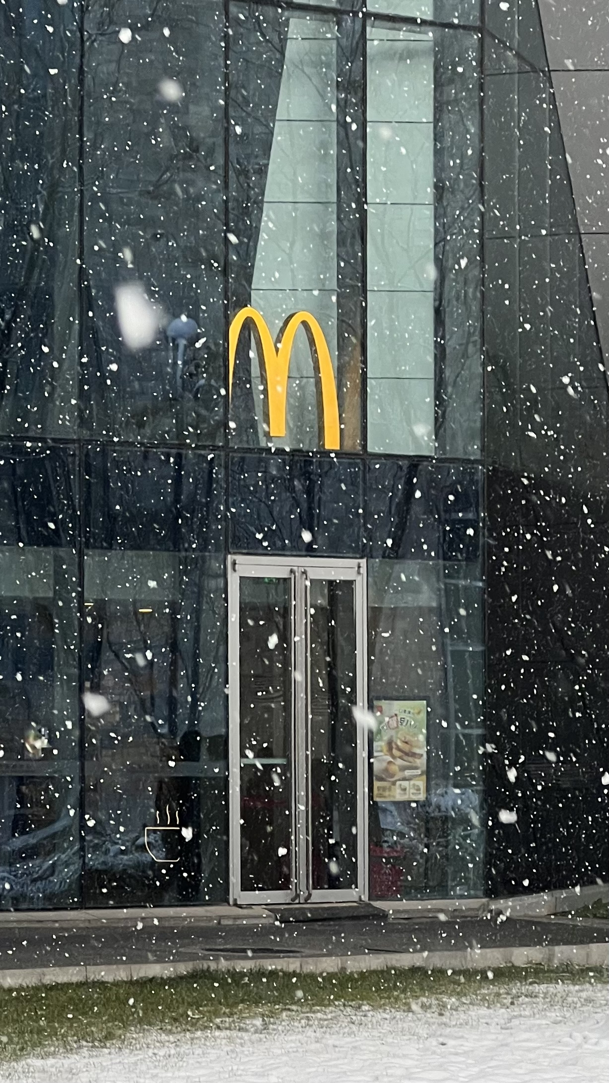 2023年12月13日拍的雪天和小雪人